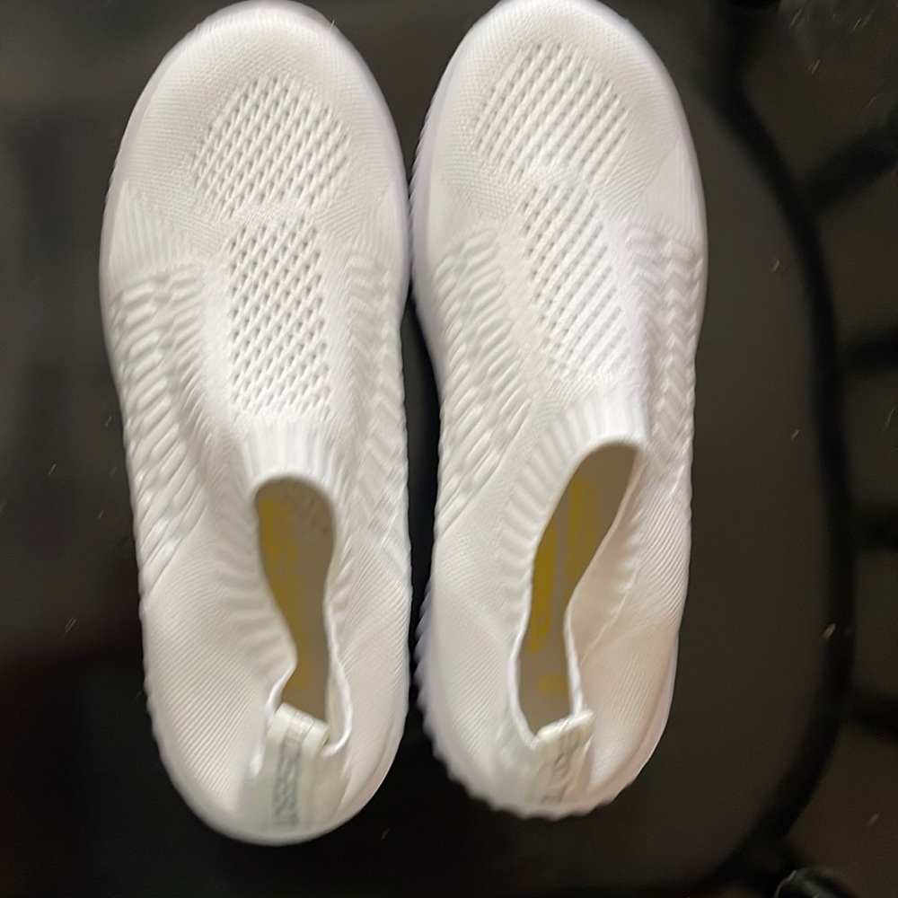 White slip ons sneakers, comfortable size 7Wide